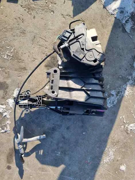 Замок двери Volvo V60 FB420 B4204T11 Лев. Перед. - миниатюра 2
