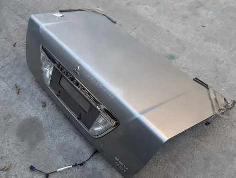 Крышка багажника Mitsubishi Diamante F31A 6G73 - миниатюра 7