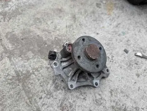 Помпа Toyota RAV4 ACA31 2AZ-FE