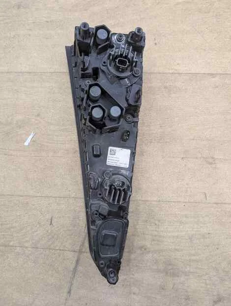 Стоп Toyota Prius ZVW50 2ZR-FXE Лев. Задн. - миниатюра 5