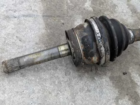 Привод Nissan Datsun BMD21 TD27 Прав. Перед. - миниатюра 2