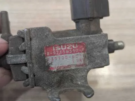 Вакуумный клапан Isuzu Bighorn UBS69DW 4JG2 - миниатюра 2