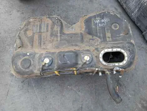 Бензобак Subaru Forester SG5 EJ203 - изображение 1