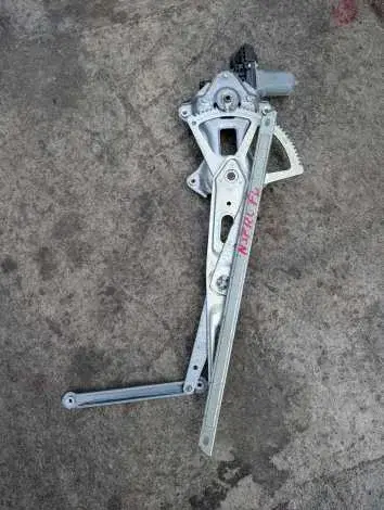 Стеклоподъемник Toyota Ractis NSP120 1NR-FE Лев. Перед.