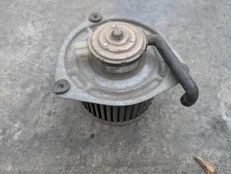 Мотор печки Nissan Bluebird HNU12 SR20DE - изображение 1