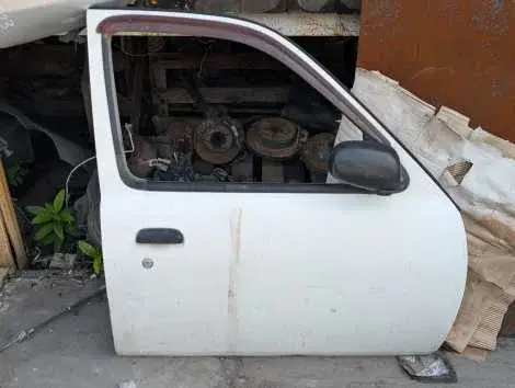 Дверь Nissan March AK11 CGA3DE Прав. Перед.