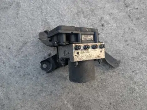 Блок abs Toyota Estima ACR30W 2AZ-FE