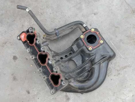 Коллектор впускной Nissan Moco MG21S K6A - изображение 1