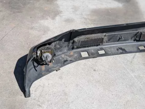 Бампер Mitsubishi Pajero iO H66W 4G93 Перед. - миниатюра 9
