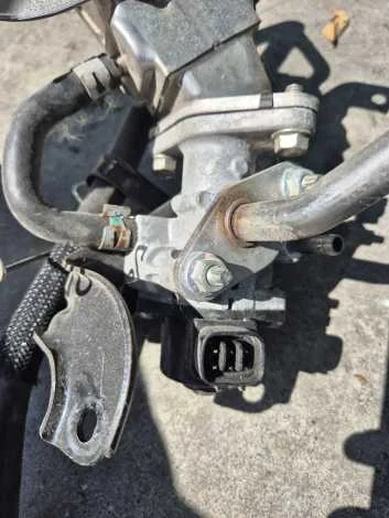 Клапан egr Toyota Aqua NHP10 1NZ-FXE - миниатюра 3