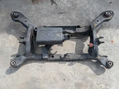 Балка Volvo V60 FB420 B4204T11 Задн. - изображение 1