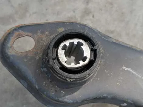 Балка Volvo V60 FB420 B4204T11 Задн. - миниатюра 3