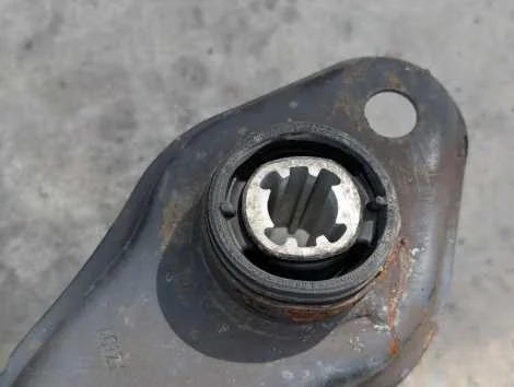 Балка Volvo V60 FB420 B4204T11 Задн. - миниатюра 4
