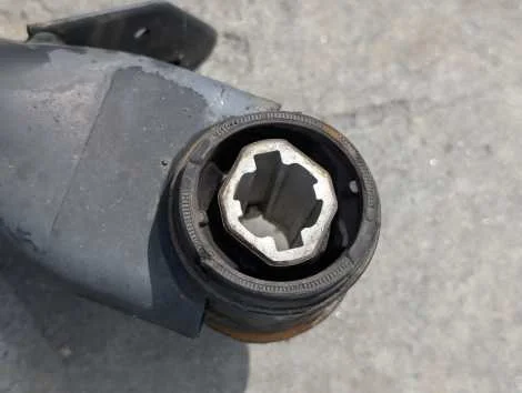 Балка Volvo V60 FB420 B4204T11 Задн. - миниатюра 5