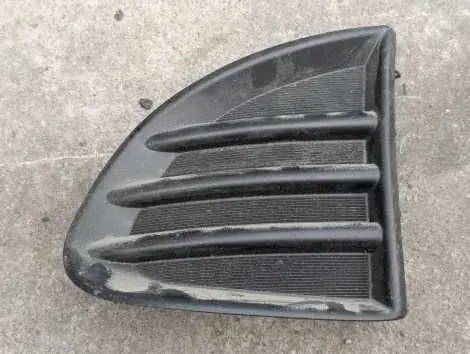 Заглушка бампера Toyota Corolla Fielder NZE161G 1NZ-FE Лев. Перед.