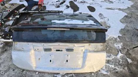 Стекло двери 5-й Toyota Prius ZVW30 2ZR-FXE - изображение 1