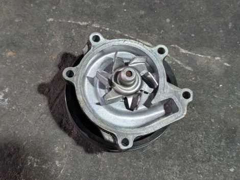 Помпа Toyota Vitz SCP90 2SZ-FE - изображение 1