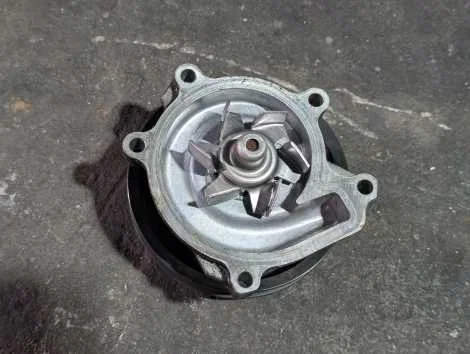 Помпа Toyota Vitz SCP90 2SZ-FE - изображение 1