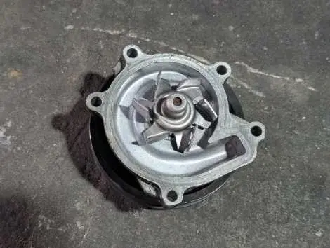 Помпа Toyota Vitz SCP90 2SZ-FE