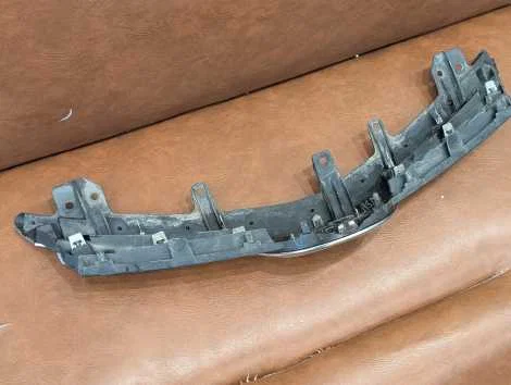 Решетка радиатора Toyota Corolla ZRE181 1ZR-FE - миниатюра 10