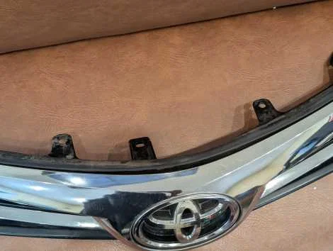 Решетка радиатора Toyota Corolla ZRE181 1ZR-FE - миниатюра 8