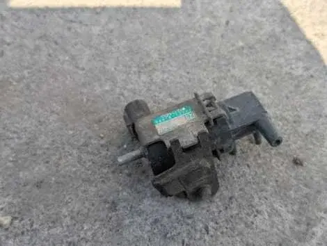 Вакуумный клапан Toyota Camry ACV40 2AZ-FE