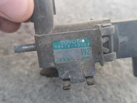 Вакуумный клапан Toyota Camry ACV40 2AZ-FE - миниатюра 2