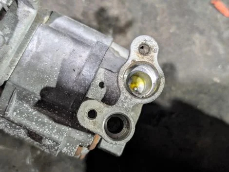 Компрессор кондиционера Subaru Forester SH5 EJ204 - миниатюра 2