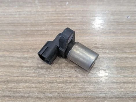 Датчик положения коленвала Subaru Forester SH5 EJ204 - изображение 1