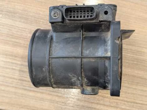 Датчик расхода воздуха Mitsubishi Airtrek CU2W 4G63 - миниатюра 3