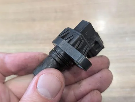Датчик положения распредвала Subaru Forester SH5 EJ204 - миниатюра 3