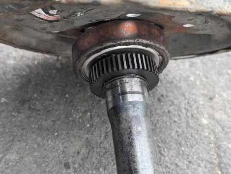 Полуось Nissan Vanette SK82VN F8 Лев. Задн. - миниатюра 3