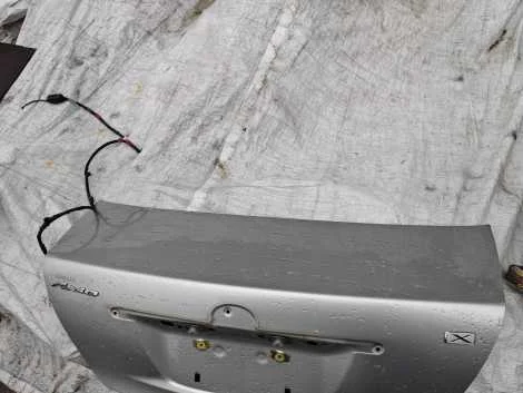 Крышка багажника Toyota Corolla Axio NZE164 1NZ-FE - миниатюра 2