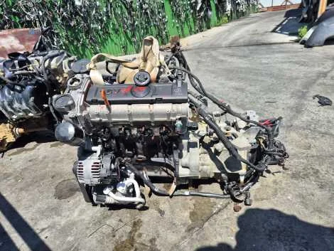 Двигатель Volkswagen Jetta 162 CFNA, CLRA - изображение 1