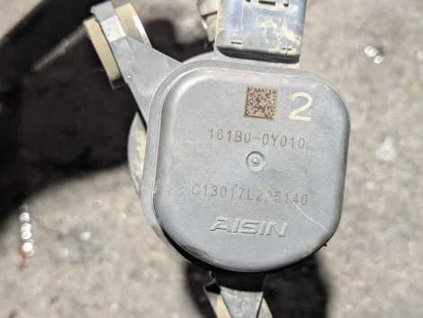 Помпа Toyota Corolla ZRE181 1ZR-FE - миниатюра 3