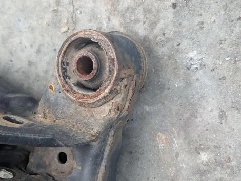 Балка Nissan Serena CNC25 MR20DE Задн. - миниатюра 3