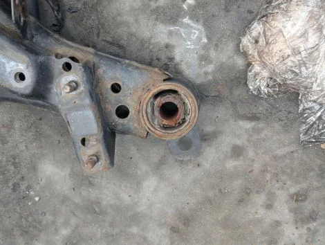 Балка Nissan Serena CNC25 MR20DE Задн. - миниатюра 4