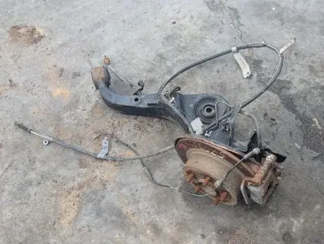 Ступица Nissan Serena CNC25 MR20DE Лев. Задн.