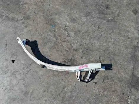 Планка телевизора Toyota Porte NCP141 1NZ-FE Лев. Перед.