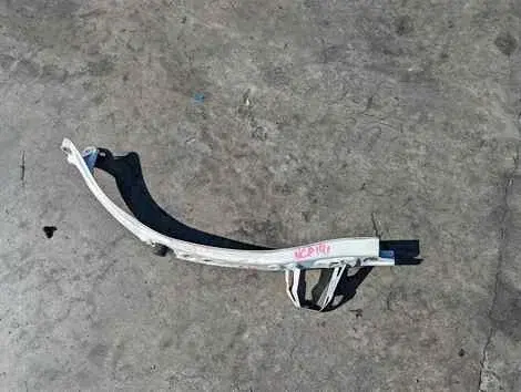 Планка телевизора Toyota Porte NCP141 1NZ-FE Лев. Перед.