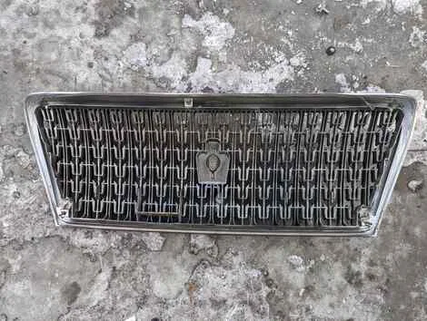 Решетка радиатора Toyota Crown Majesta UZS175 2JZ-FSE - миниатюра 2