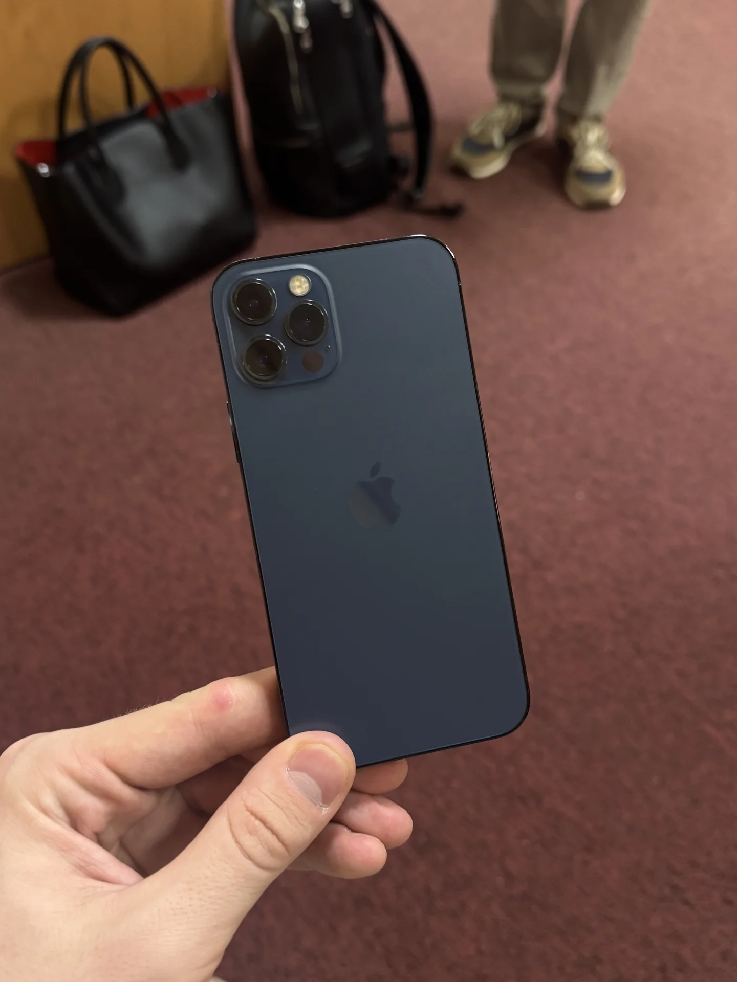 iPhone 12 Pro - изображение 1