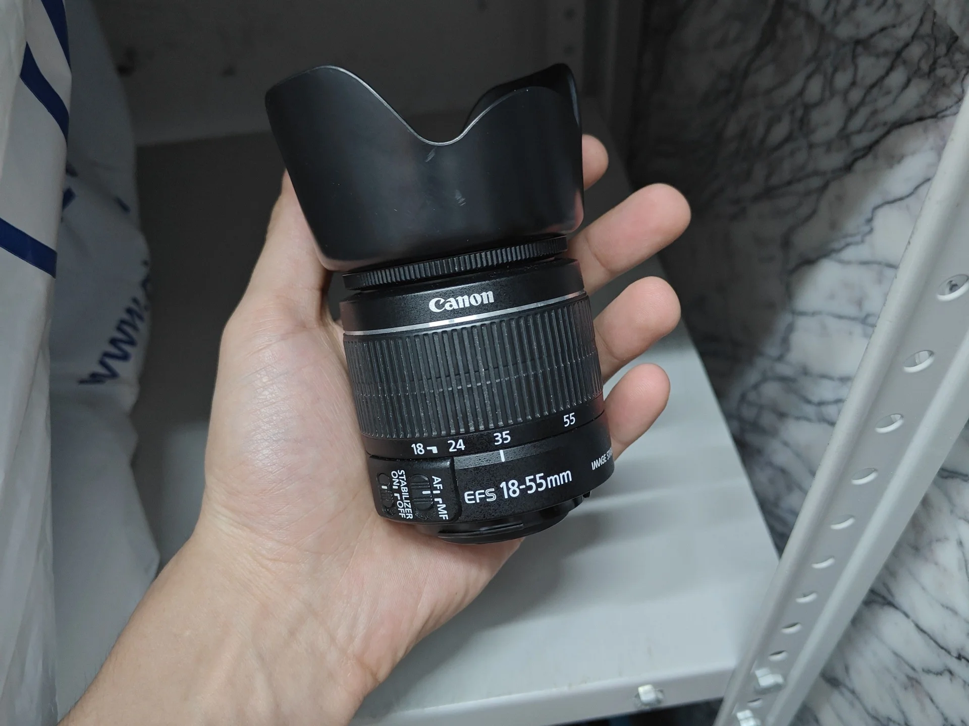 объектив Canon EFS 18-55mm - миниатюра 3