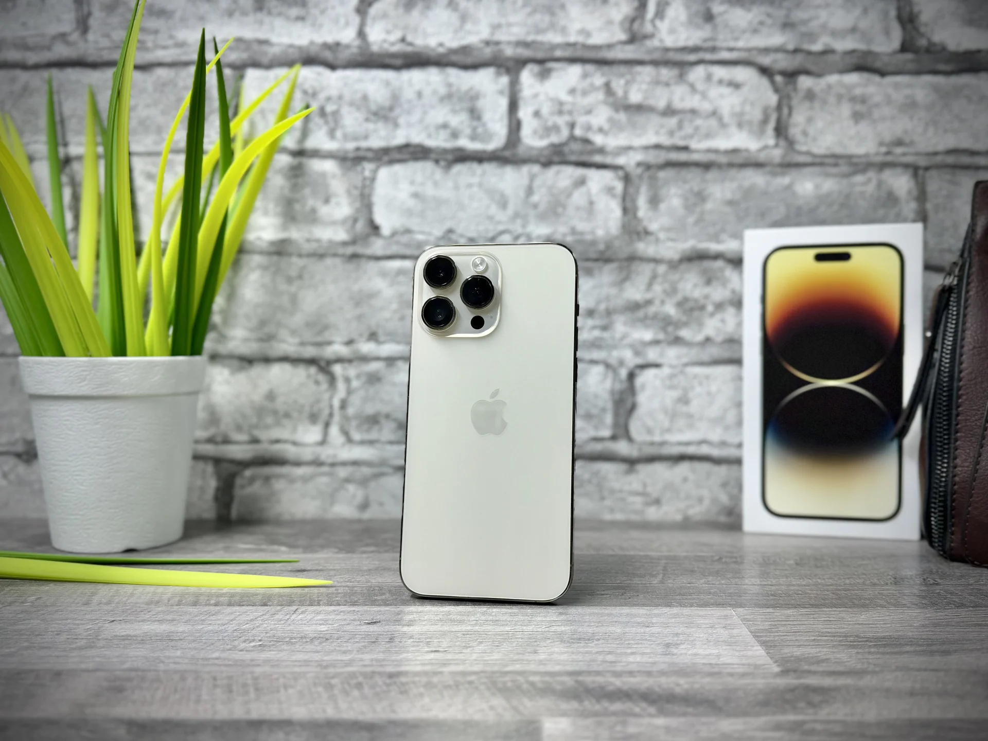 iPhone 14 Pro Max 256Gb Gold - миниатюра 2