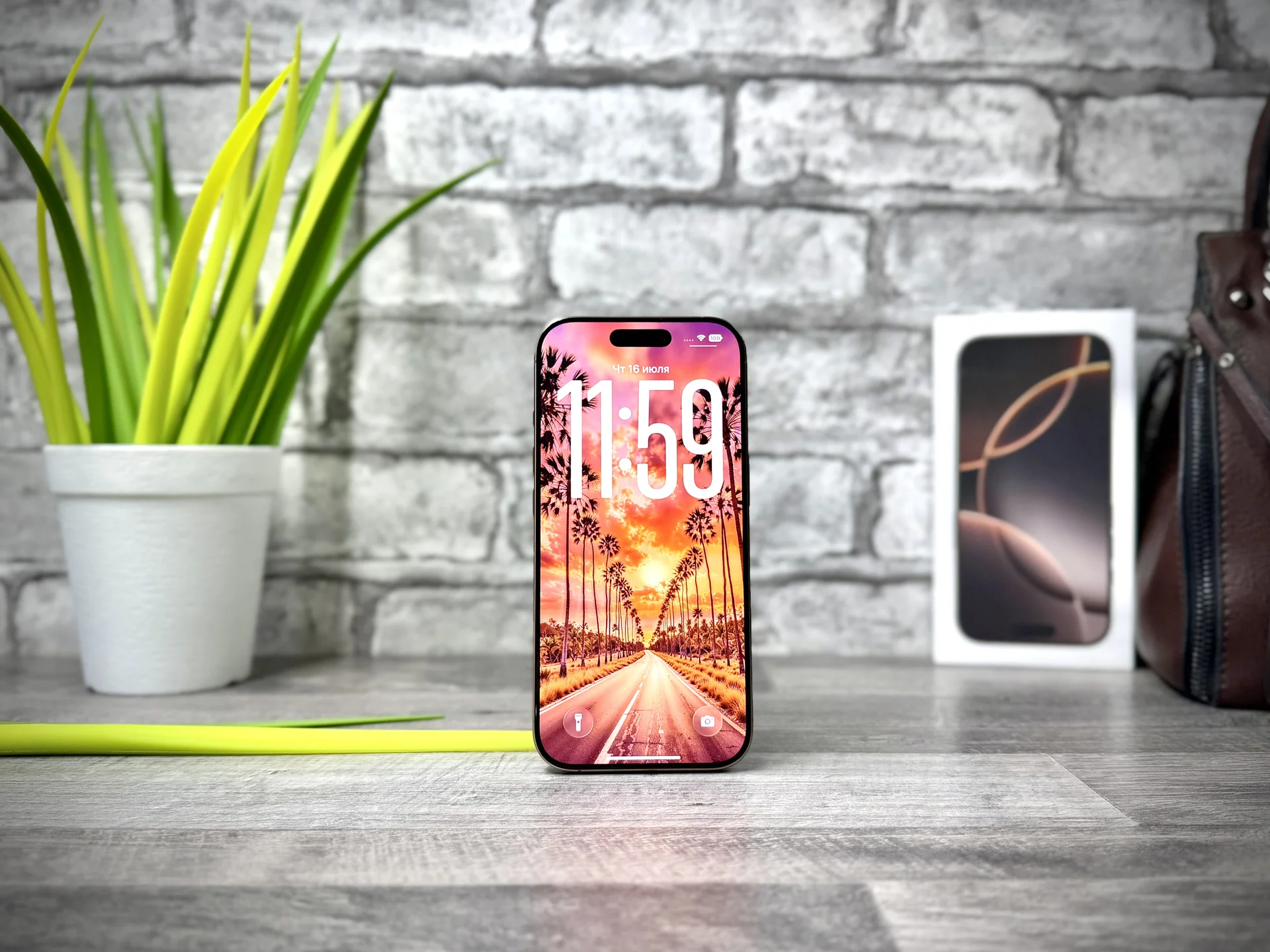 iPhone 16 Pro 512Gb Desert Titanium - изображение 1