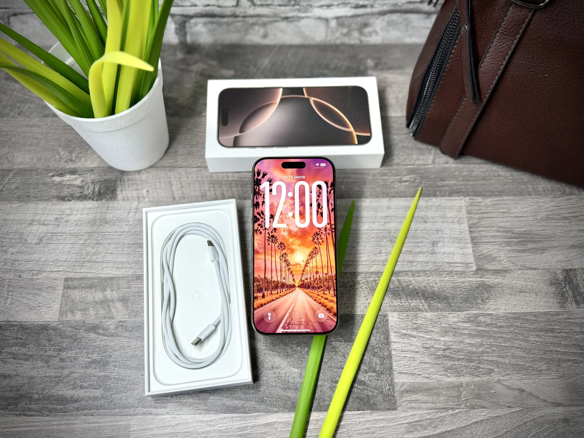 iPhone 16 Pro 512Gb Desert Titanium - миниатюра 5