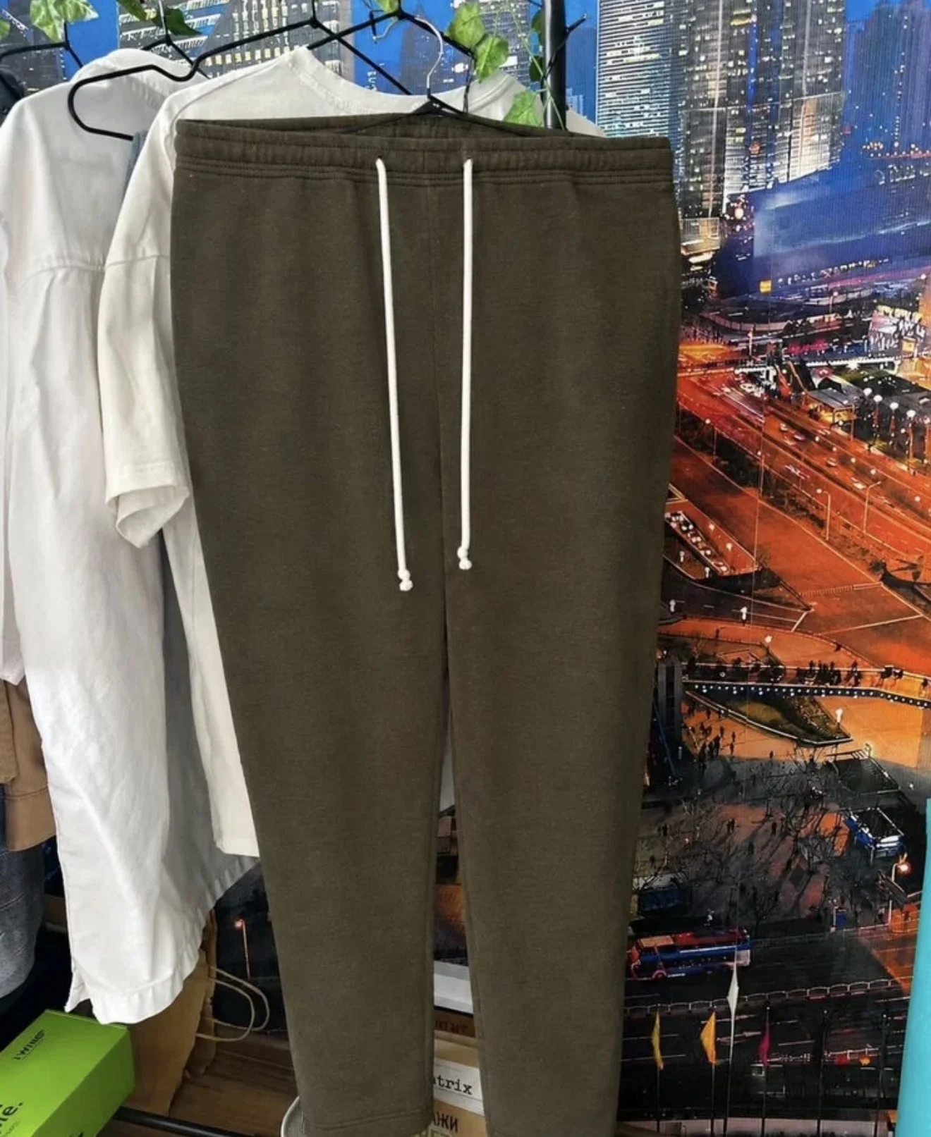 Штаны pull bear зеленые - изображение 1