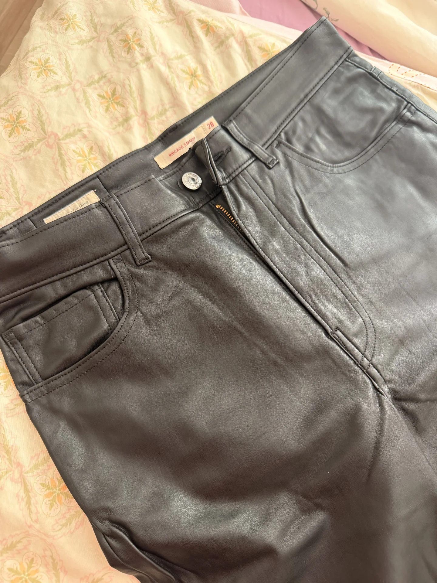 Levi’s кожанные брюки - изображение 1