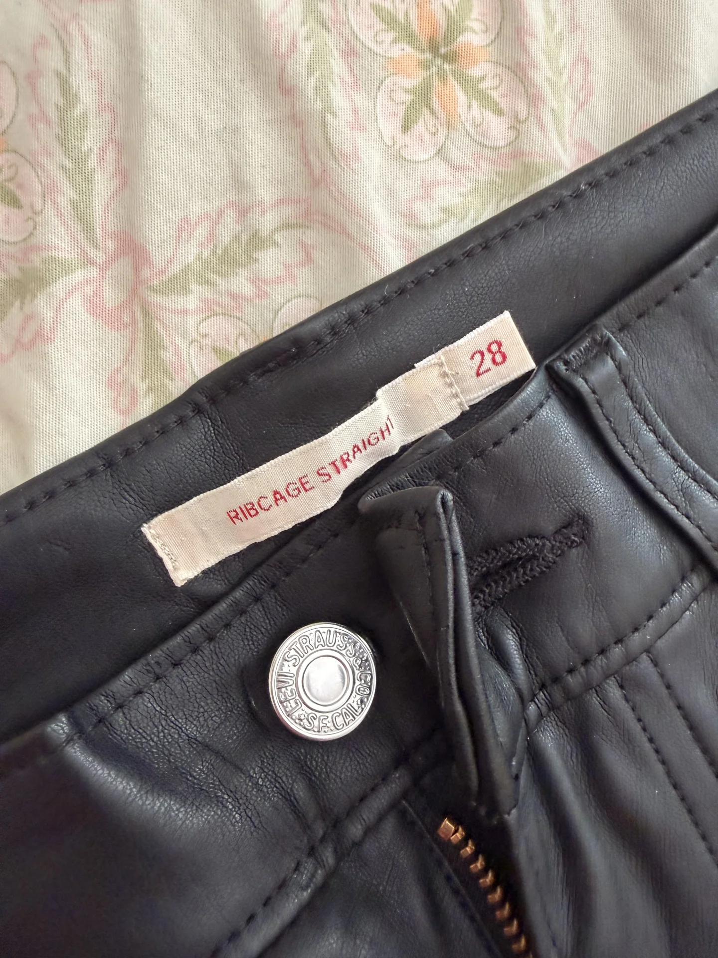 Levi’s кожанные брюки - миниатюра 2