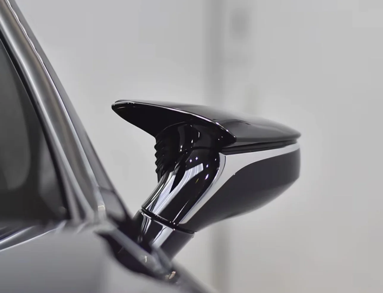 Автомобильные накладки на зеркала Lexus - миниатюра 5
